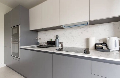 Hainault Apartment | Chigwell 1BR + Study Escapen