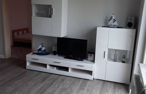 Gross Schwansee Apartment | Child-friendly apartment with terrace, 800m to the beach