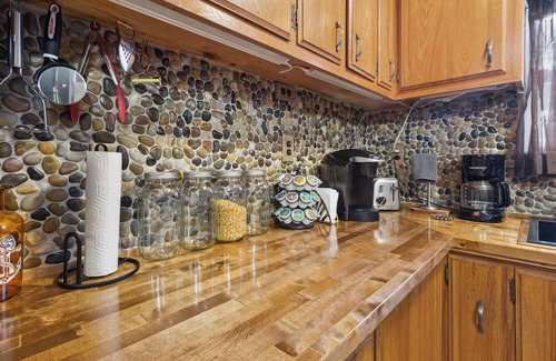 St. Helen House | Child/Infant/Pet friendly, Close to the Beach/Trails, Multiple Trailer Parking!