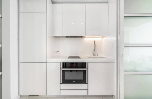 Na Chom Thian Apartment | Chill Beachfront Vibes with 3BR Ocean Views & Pool