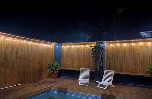 Fish Hoek Apartment | Chill in the South | Pool, Braai, Fireplace, Cats