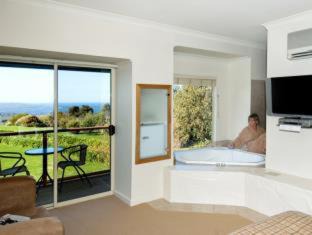 Shadforth Cabin | Chimes Spa Retreat