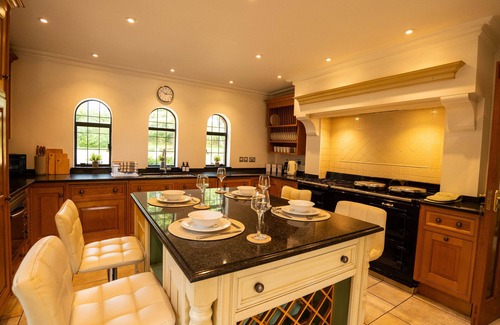 Iverley House | Chimneys Hot Tub Country Escape
