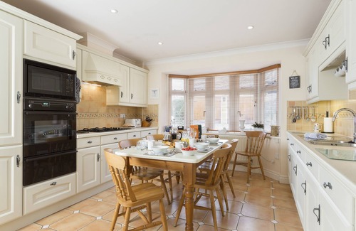 Chipping Campden House | Chipping Campden Modern House, Garden, upstairs/downstairs bedrooms/bathrooms.