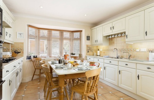 Chipping Campden House | Chipping Campden Modern House, Garden, upstairs/downstairs bedrooms/bathrooms.