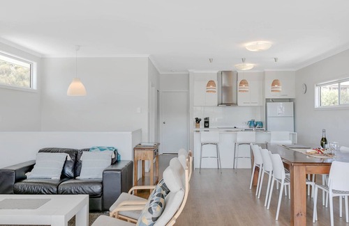 Hayborough House | Chiton Drift - the perfect beach getaway