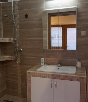 Szigetvar Apartment | Chloe Apartman