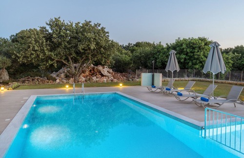 Atsipópoulon Villa | Chloe villa , 3 bedrooms,Countryside,pool, near taverns