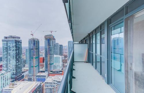 Toronto Entertainment District Apartment | CHOL Furnished Suites Heart of Downtown Toronto, 2 Beds, Free Parking, CN Tower View
