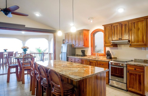 Manglaralto Apartment | Choose Sunset Villa if you expect nothing but the best from your beach vacation!