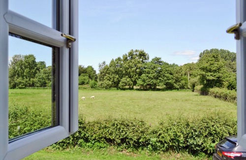 Newcastle-Under-Lyme Cottage | Chorlton Moss Cottage