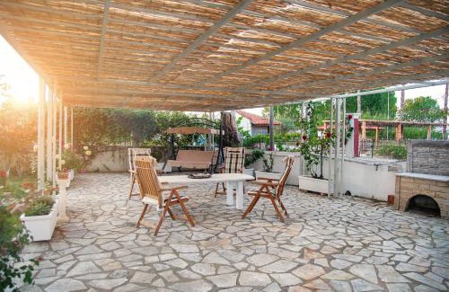 Kavos House | Christa Luxury Apartments