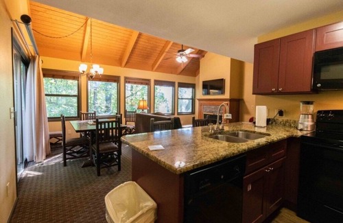 Daytona Beach Shores House | Christmas Mountain Village™ - Wisconsin Dells - 2 Bedroom Townhome