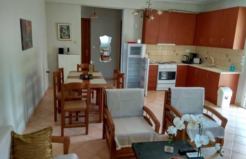 Metagkitsi Apartment | Christos Central Apartment Two Bedroom Apartment Sleeps 5