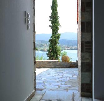 Milina Apartment | Christy's House Sea View