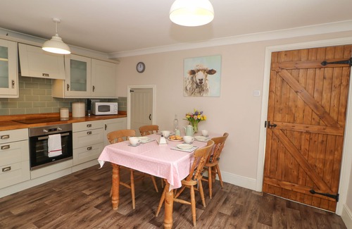 Barnard Castle Cottage | CHURCH COTTAGE, pet friendly, with open fire in Barnard Castle