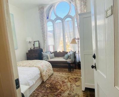 Kingston House | Church Des Artistes