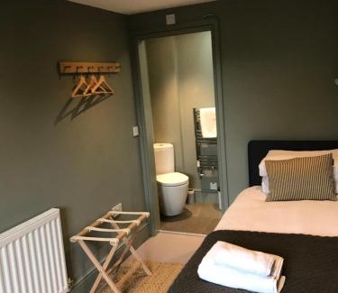 Stoke Goldington Bed & Breakfast | Church End Cottage