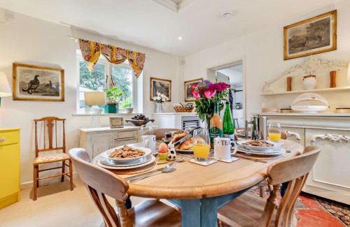 Campsea Ashe House | Church Farmhouse Annexe