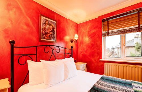 Camberwell House | Church Street Hotel by Belvilla near The Oval London