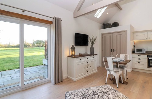 Wick St. Lawrence Cottage | CHURCH VIEW RETREAT, country holiday cottage in Weston-Super-Mare