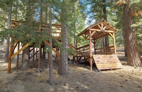 Ponderosa Cabin | Cielo Blanco- First Responder Cabin w Treehouse