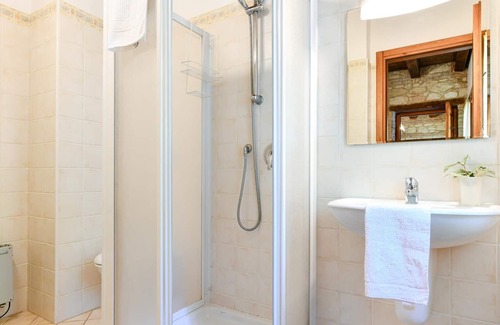 Longare Apartment | Ciliegi apartment with one bedroom and one bathroom on the first floor (apartment 4)