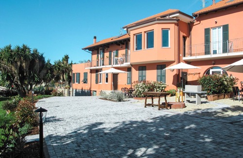Imperia Apartment | Ciliegi (SLR354) by Interhome