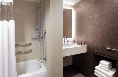 Covington Hotel | Cincinnati Marriott at RiverCenter