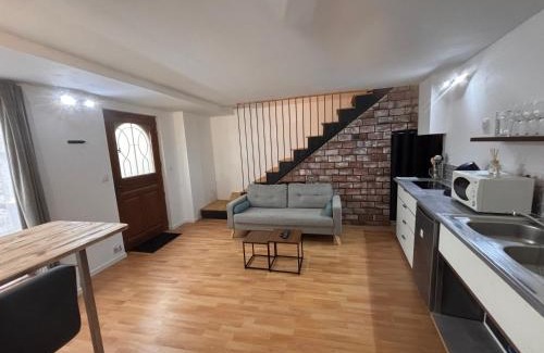 Vincelles Apartment | Cinema room - Proche Auxerre