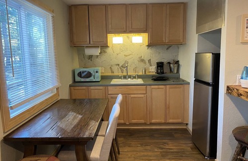 Mammoth Lakes Bed & Breakfast | Cinnamon Bear Inn