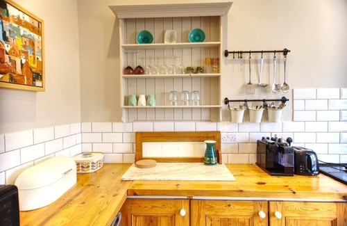 Old Town Hastings Apartment | Cinque Ports Retreat