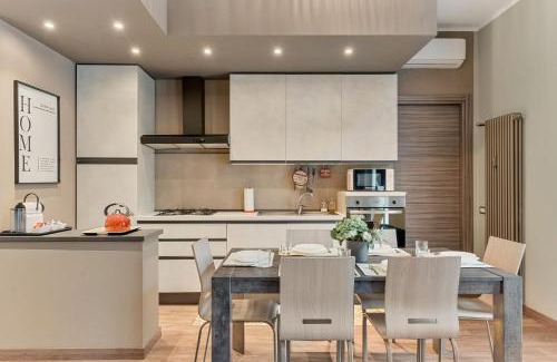 La Spezia Apartment | Cinque Terre The Arcade Apartment - Two bathrooms