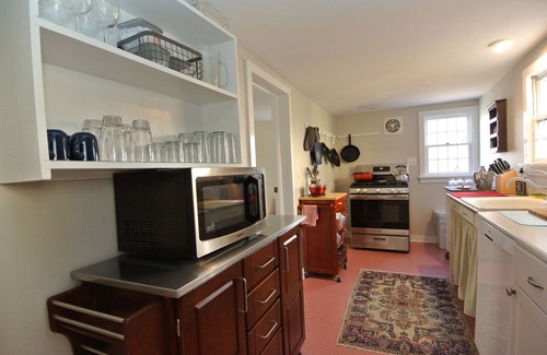 New Bern House | Circa 1810 Home - Downtown New Bern Historic District - 2 BRs with King Beds