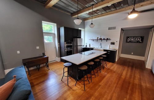 Glen Haven House | Circa 1868 Rock Schoolhouse Retreat