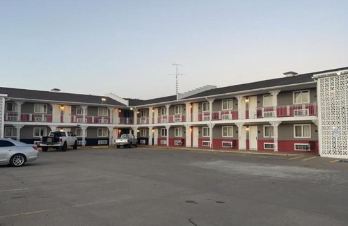 Cozad Hotel | Circle S Motel