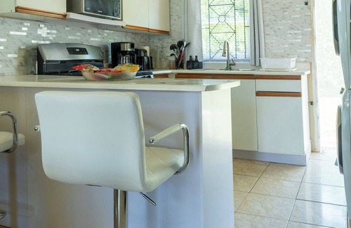 St.Bran's Burg House | CIsland 2BR home in Montego Bay with AC, WiFi Cable & all essential appliances.