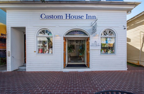 Historic Seaport Apartment | Citrus Queen at Custom House Inn | Ideal Location On Duval!
