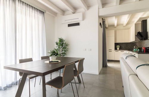 Solarolo Apartment | Cittadella 7 near to the lake with shared pool