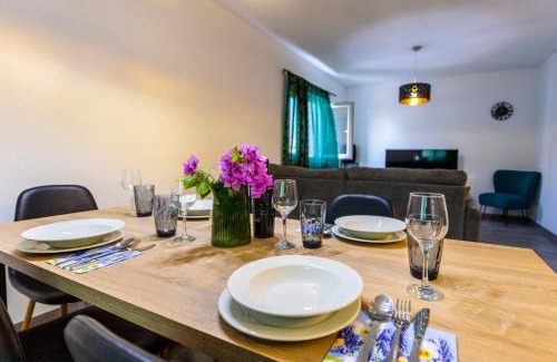 Vrpolje Apartment | City Apartment Nora, old town located, free parking