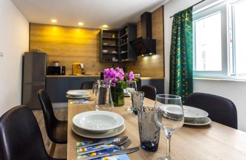 Vrpolje Apartment | City Apartment Nora, old town located, free parking