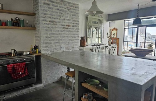 Bo'Kaap Apartment | City Appartment with Mountain Views