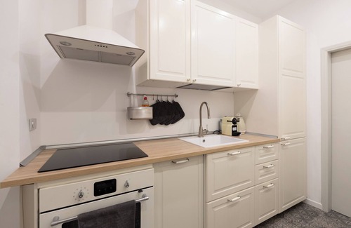 Navona Apartment | City Center- Modern and Bright apartment