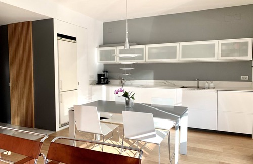 La Vila Olimpica del Poblenou Apartment | City Center of Barcelona and 50 m from Beach, terrace, garden, WIFI and parking