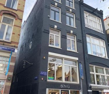 Burgwallen Nieuwe Zijde Apartment | City Center Studio Amsterdam
