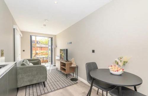 Holbeck Apartment | City Centre Deluxe with amazing Garden Terrace Pass the Keys