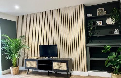 Exeter Apartment | City Centre Garden Apartment