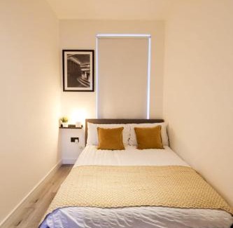 Dalavich Apartment | City Centre Hub Stirling, On Street Parking.