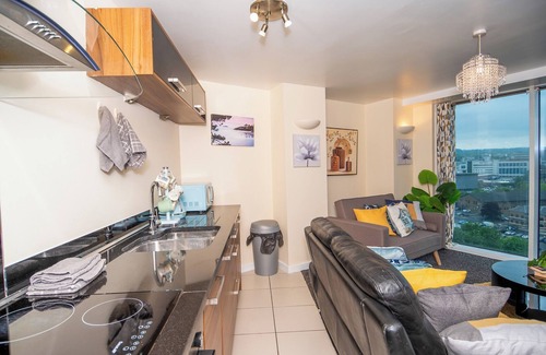 Bradford Apartment | City Centre Location-Family Friendly-Free Parking