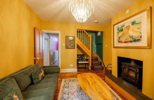 Canterbury House | City Centre Luxury House - Garden Oasis, Kingsize beds